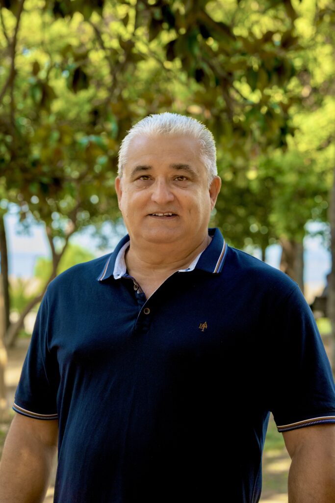 Éric, dessinateur-projeteur et conseil en urbanisme, partenaire de Sérénité Riviera Conciergerie